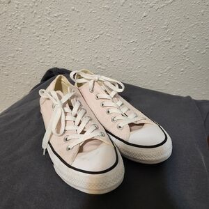 Light Pink Converse Chuck Taylor All Star Low Top Size 5 Sneakers